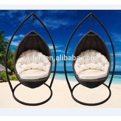 Outdoor patio rattan egg hanging chair